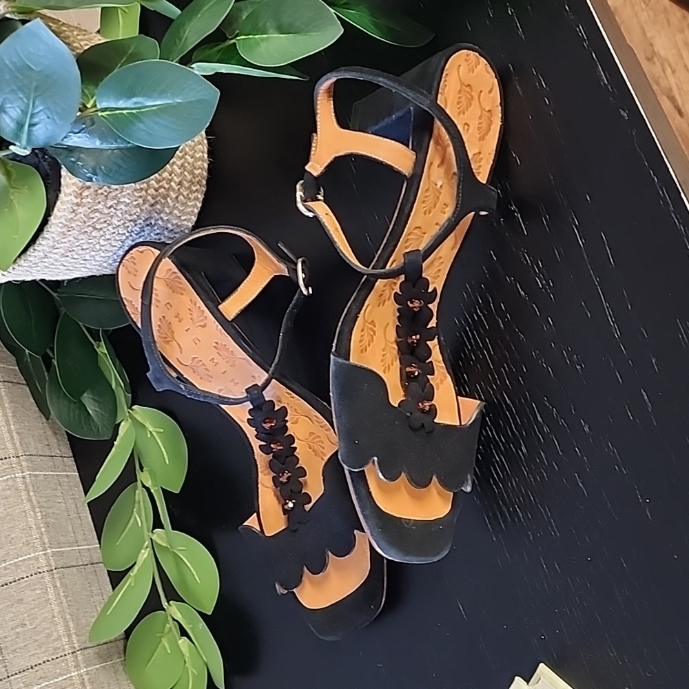 CHIE MIHARA Scalloped T-Strap Sandals EU 38 US 8 Beaded Floral Leather Spain Art - Picture 15 of 17